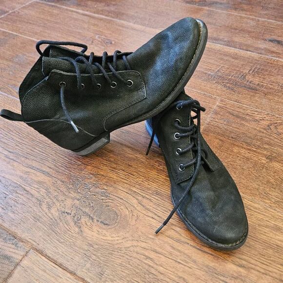 Sam Edelman Mare Ankle Boot - Picture 2 of 8